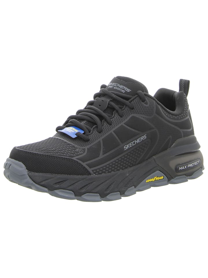 Черные кроссовки Skechers
Черные кроссовки Skechers