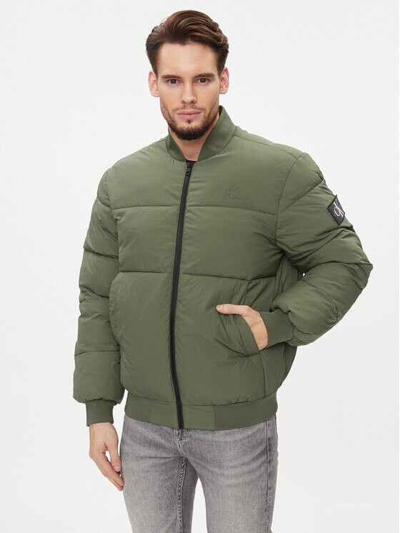 Пуховик стандартного кроя Calvin Klein, зеленый
Пуховик стандартного кроя Calvin Klein, зеленый