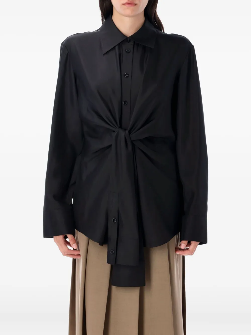 Шелковая рубашка с узелками Róhe, черный
Шелковая рубашка с узелками Róhe, черный