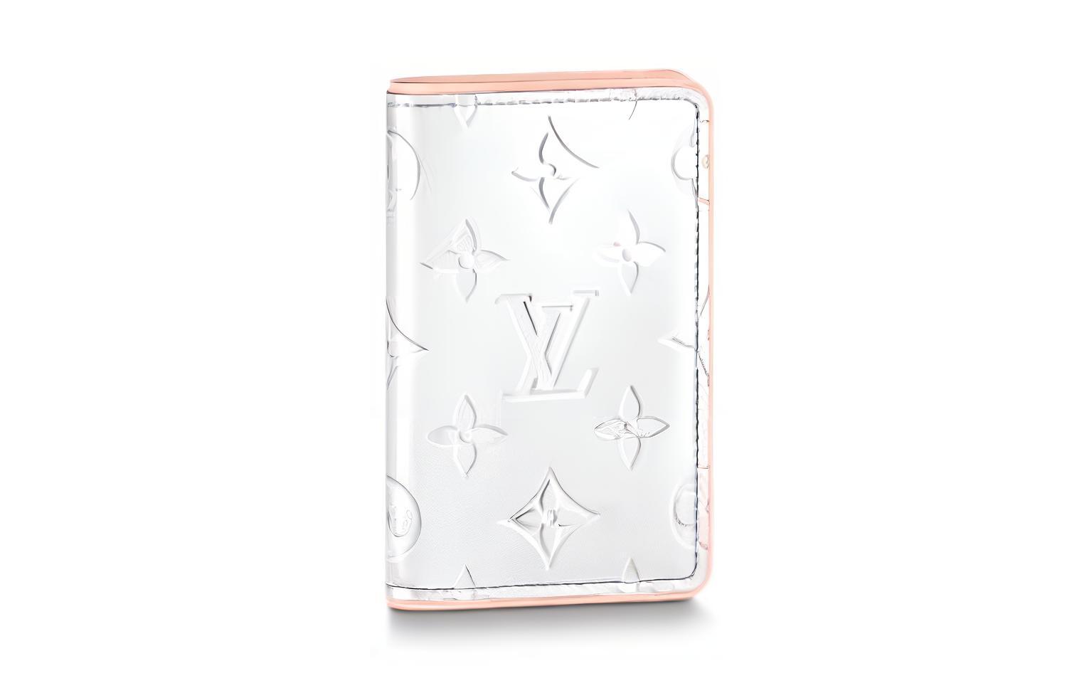 Стройный карманный органайзер с зеркальным монограммным принтом LOUIS VUITTON
Стройный карманный органайзер с зеркальным монограммным принтом LOUIS VUITTON