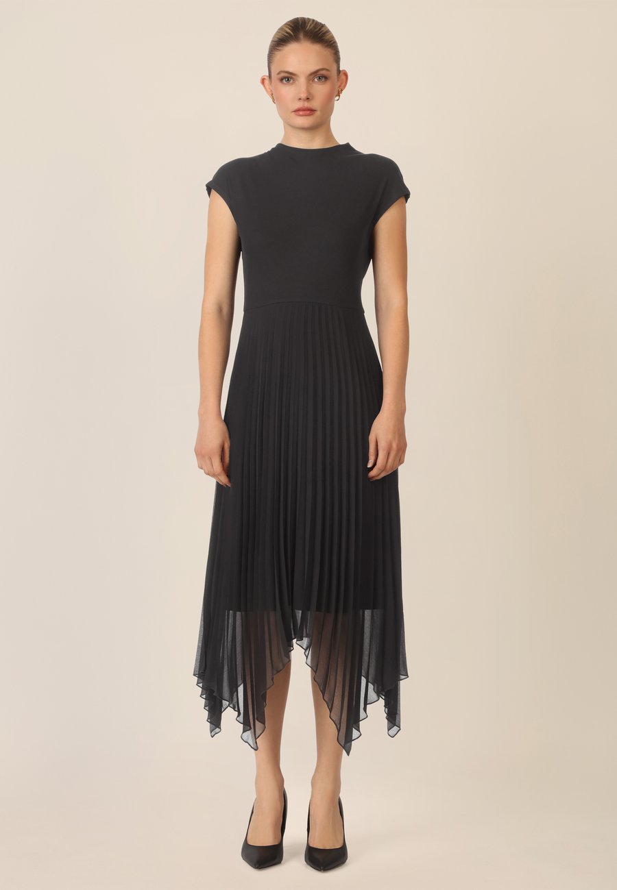 Платье Apart Day dress, Schwarz/Black
Платье Apart Day dress, Schwarz/Black