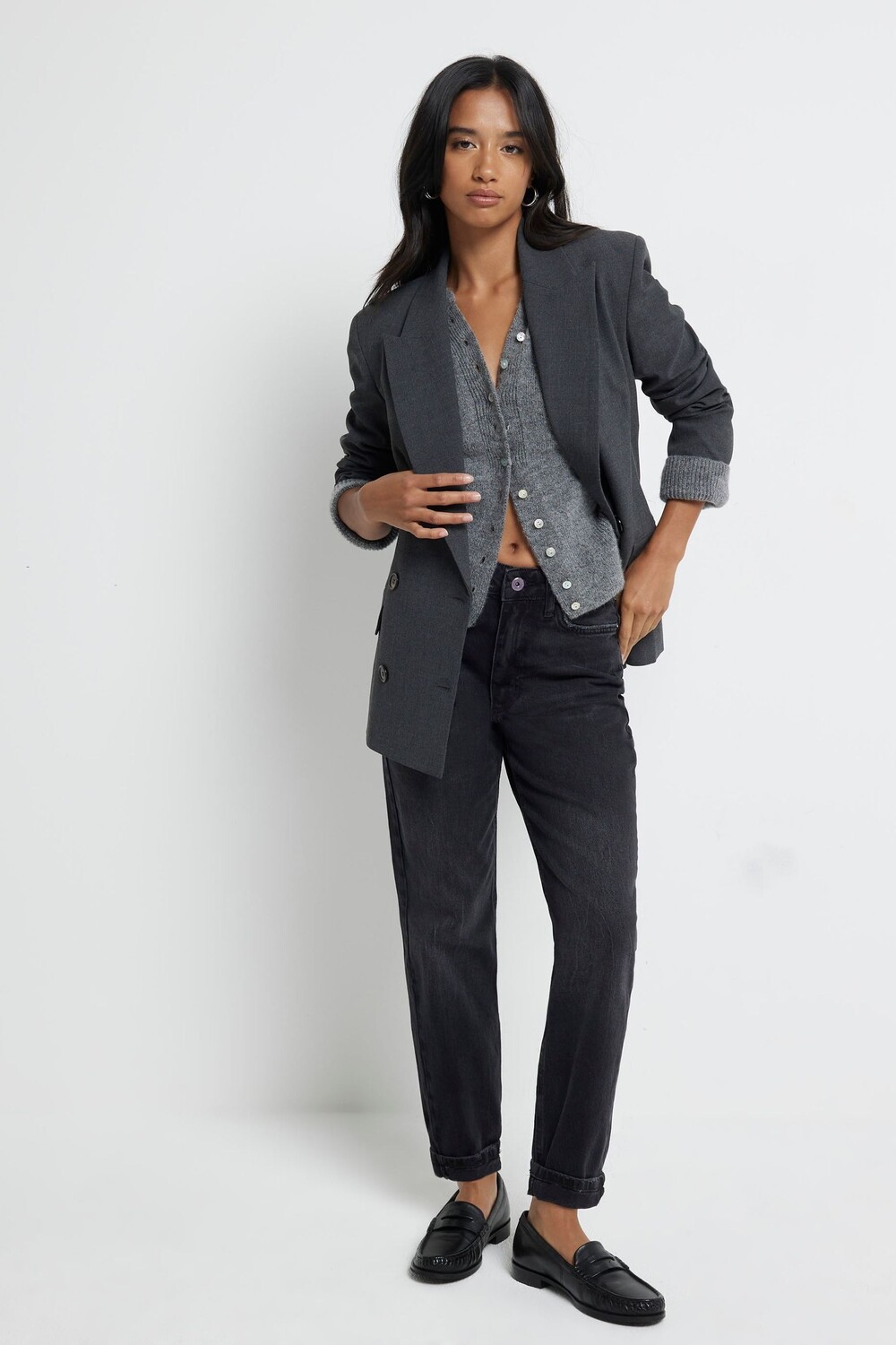 Джинсы Mom Petite с высокой посадкой и облегающим эффектом River Island, черный
Джинсы Mom Petite с высокой посадкой и облегающим эффектом River Island, черный