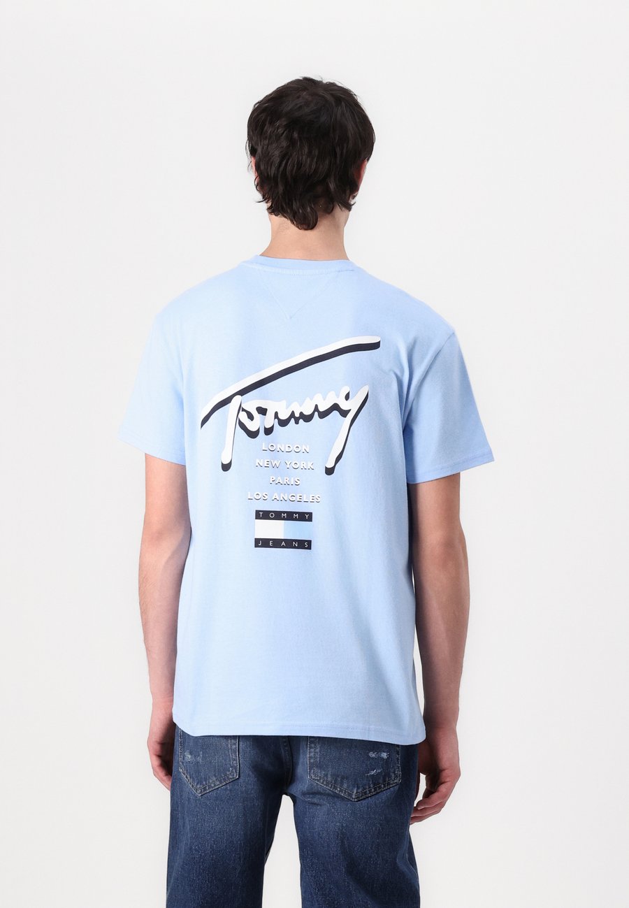 Футболка Tommy Jeans SIGNATURE CITY, Light Powdery Blue/Light Blue
Футболка Tommy Jeans SIGNATURE CITY, Light Powdery Blue/Light Blue