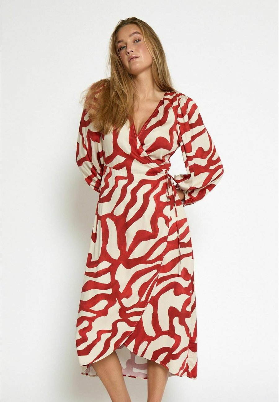 Платье Minus JASSIE, P Barn Red Print/Red
Платье Minus JASSIE, P Barn Red Print/Red