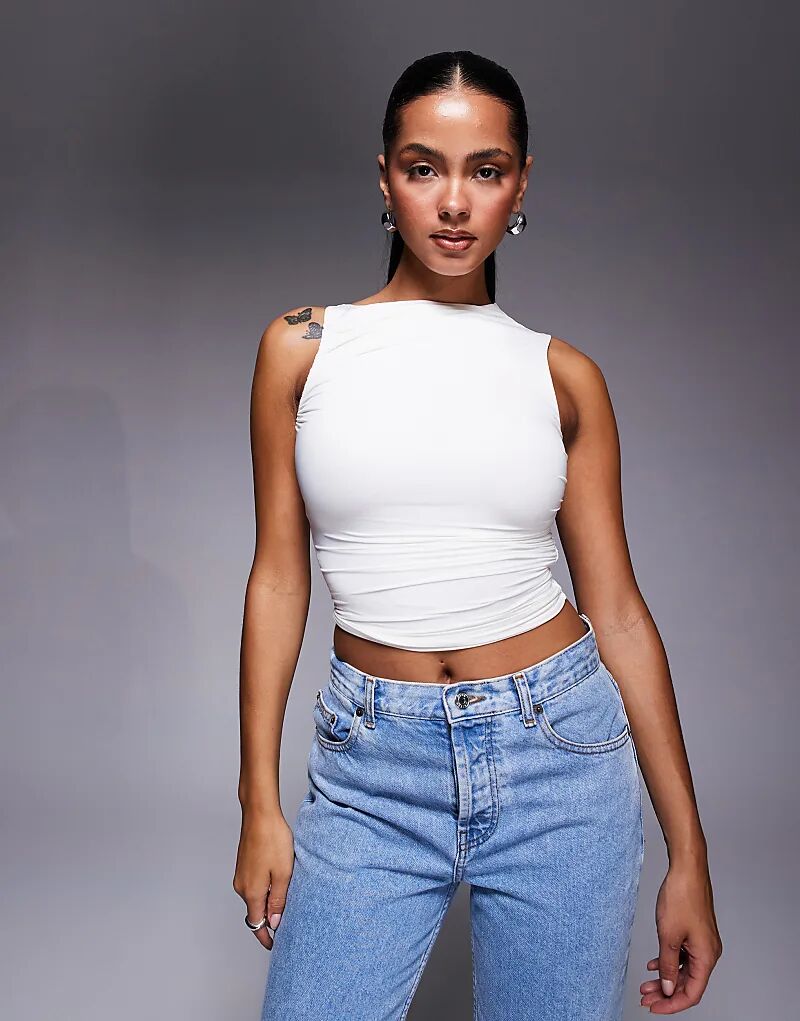 Асимметричный топ со сборками Oh Polly Kirbie цвета ванили
Асимметричный топ со сборками Oh Polly Kirbie цвета ванили