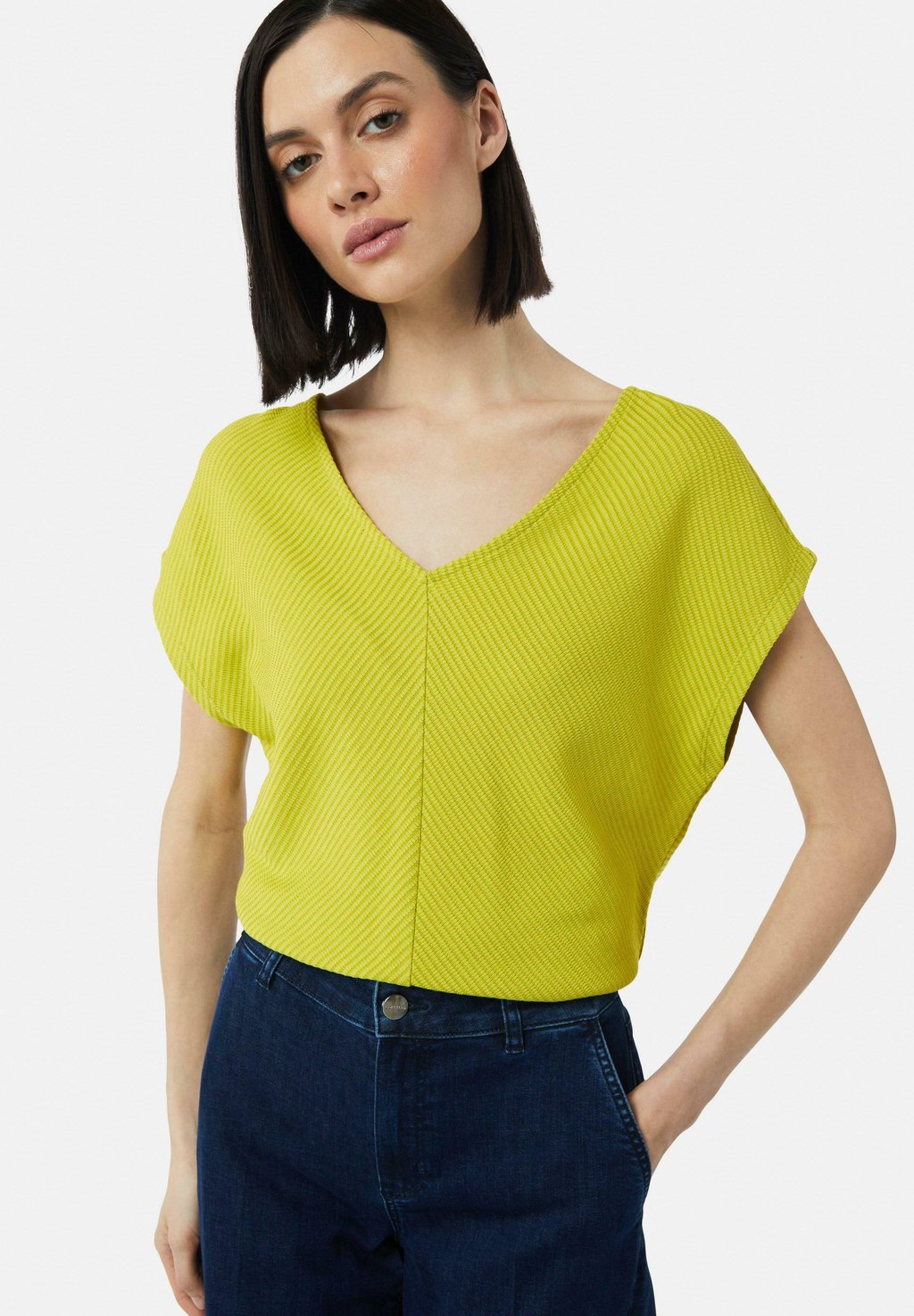 Футболка с принтом RELAXED-FIT MIT V-AUSSCHNITT comma, светло-зеленый
Футболка с принтом RELAXED-FIT MIT V-AUSSCHNITT comma, светло-зеленый