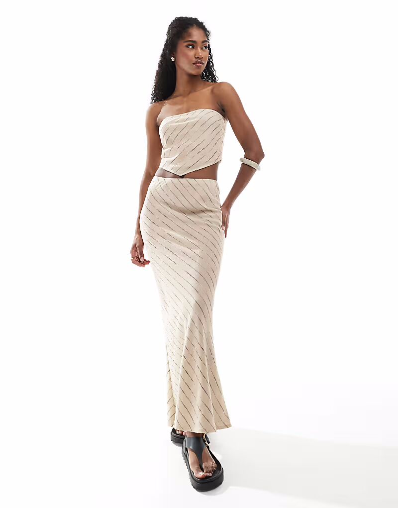 Длинная юбка ASOS DESIGN с косой отделкой и льняным принтом в натуральную полоску
Длинная юбка ASOS DESIGN с косой отделкой и льняным принтом в натуральную полоску