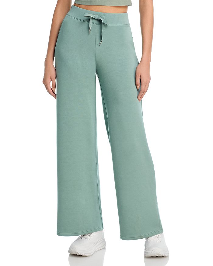 Широкие брюки AirEssentials, ограниченная серия цветов SPANX, зеленый
Широкие брюки AirEssentials, ограниченная серия цветов SPANX, зеленый