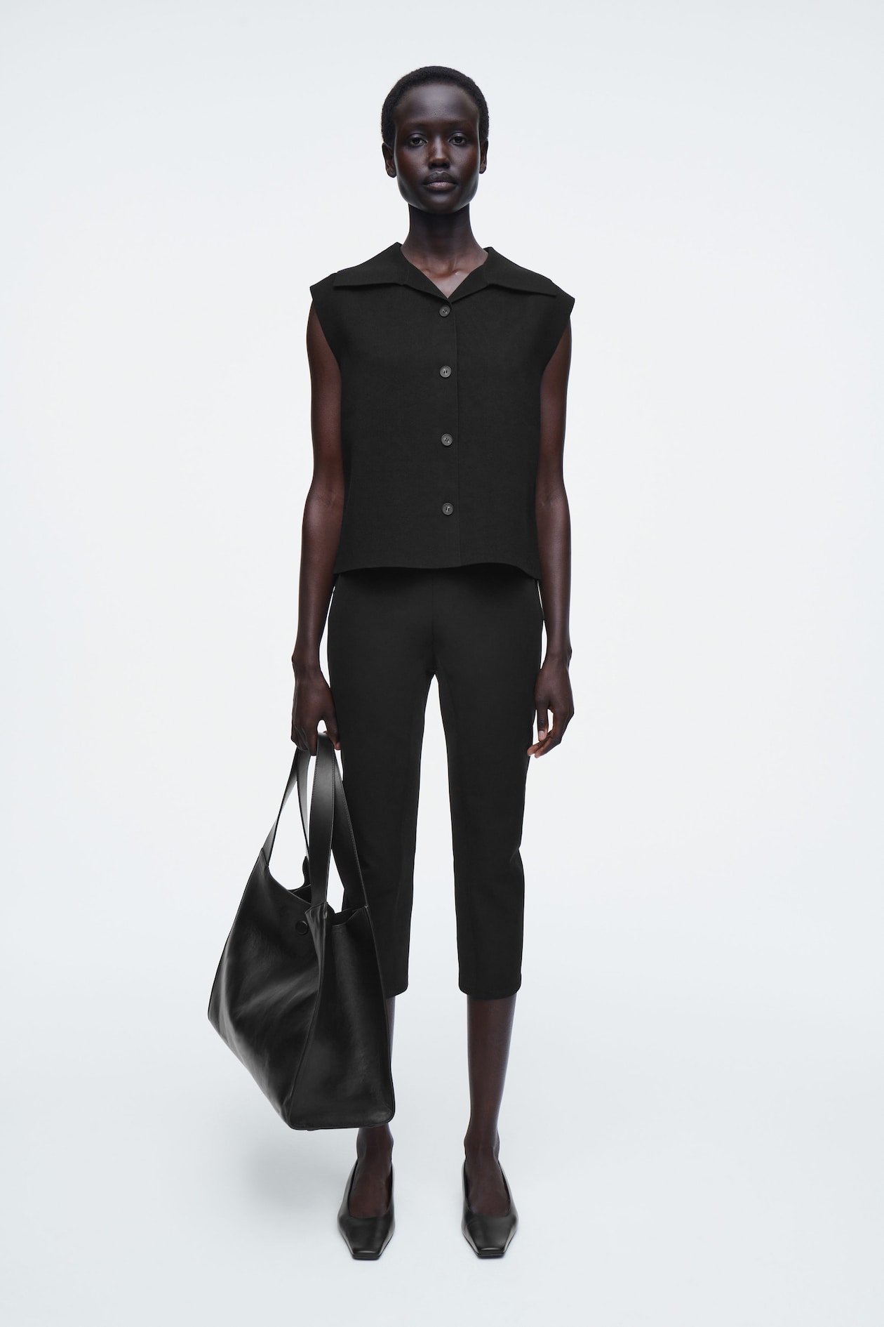 Брюки капри COS, черный
Брюки капри COS, черный