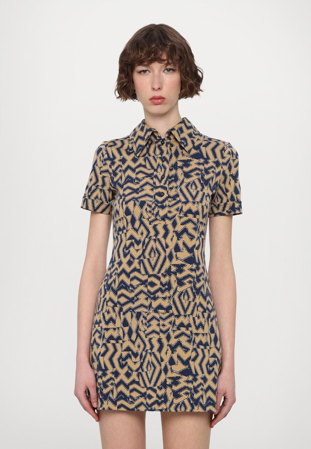 Платье-рубашка RACHEL Diane von Furstenberg, светло-коричневый
Платье-рубашка RACHEL Diane von Furstenberg, светло-коричневый