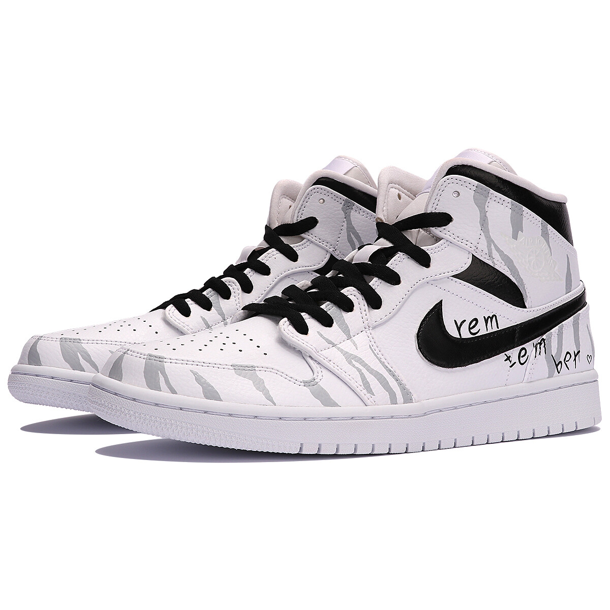Кроссовки Air Jordan 1 Vintage Basketball Shoes Men Mid-top Black/white/gray, черный/белый/серый
Кроссовки Air Jordan 1 Vintage Basketball Shoes Men Mid-top Black/white/gray, черный/белый/серый