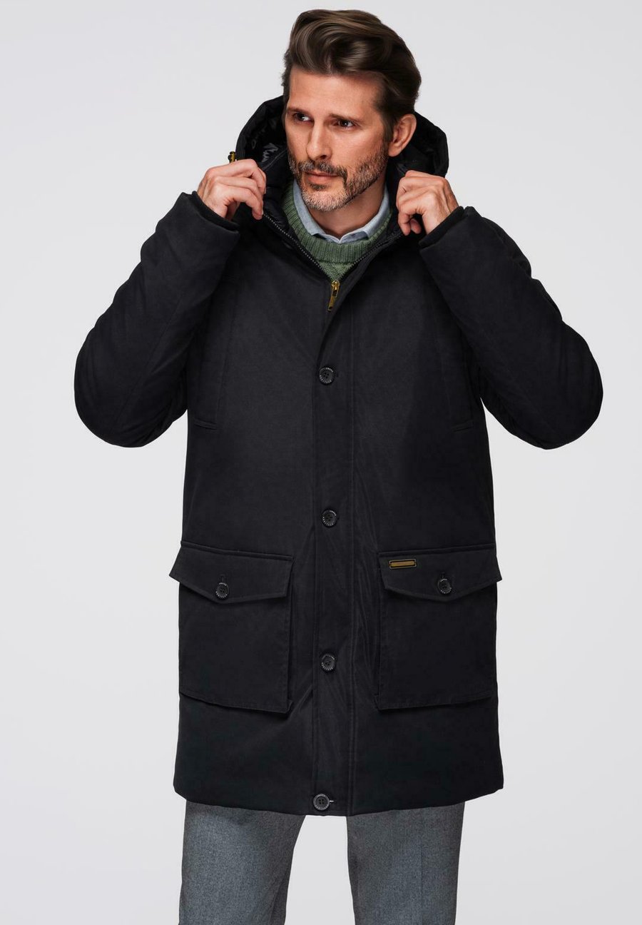 Пальто Ombre ELEGANT WITH CARGO POCKETS AND HOOD , Black
Пальто Ombre ELEGANT WITH CARGO POCKETS AND HOOD , Black