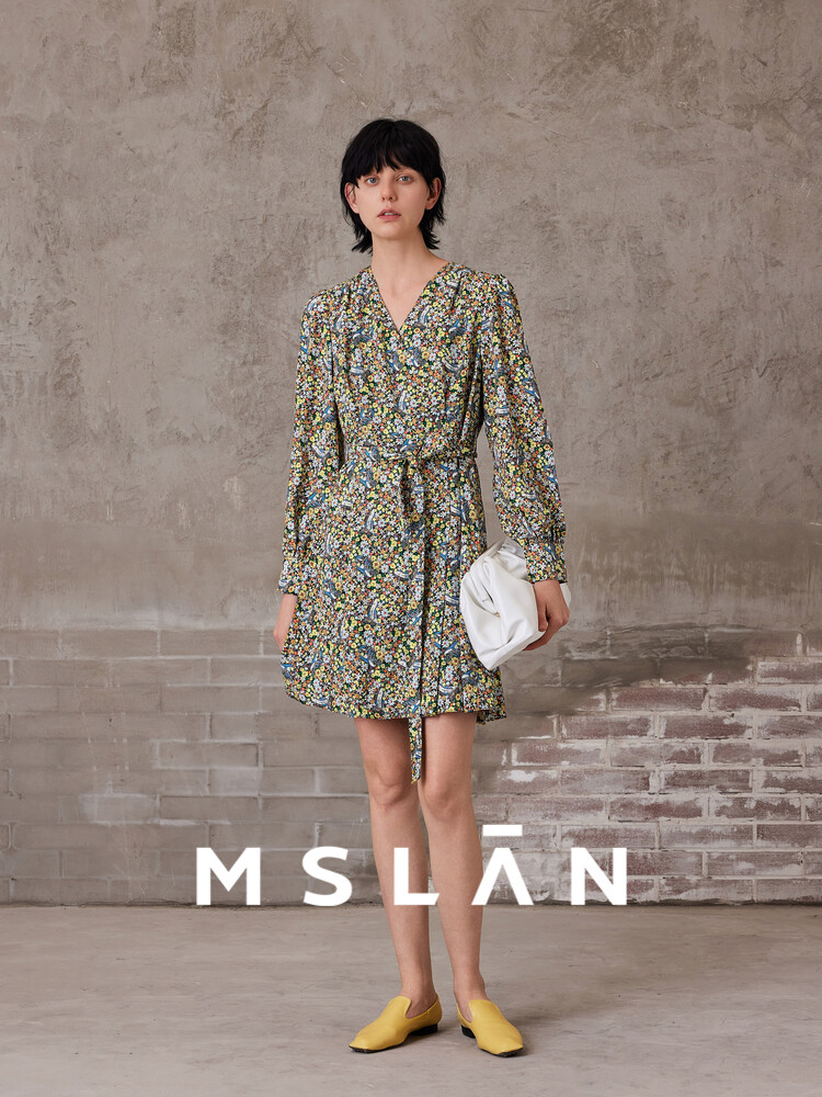 Платье короткое Mslan с V-образным вырезом и высокой талией, горчично-желтый
Платье короткое Mslan с V-образным вырезом и высокой талией, горчично-желтый