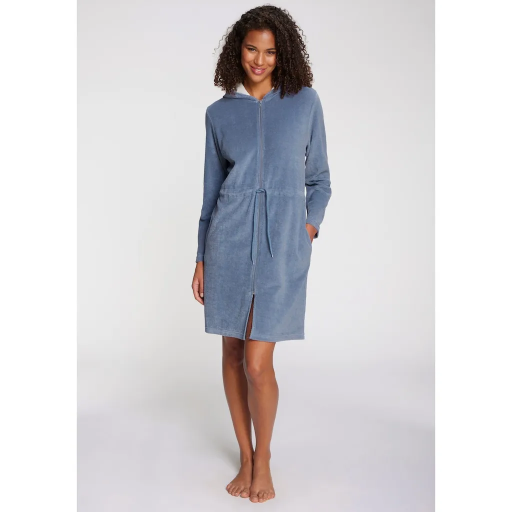 Халат из красивого махрового материала Vivance Dreams, серо-голубой
Халат из красивого махрового материала Vivance Dreams, серо-голубой