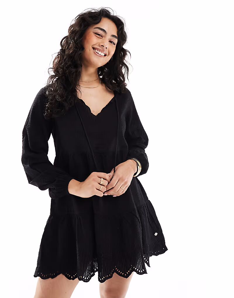 Мини-платье Superdry Broderie с ярусами черного цвета
Мини-платье Superdry Broderie с ярусами черного цвета