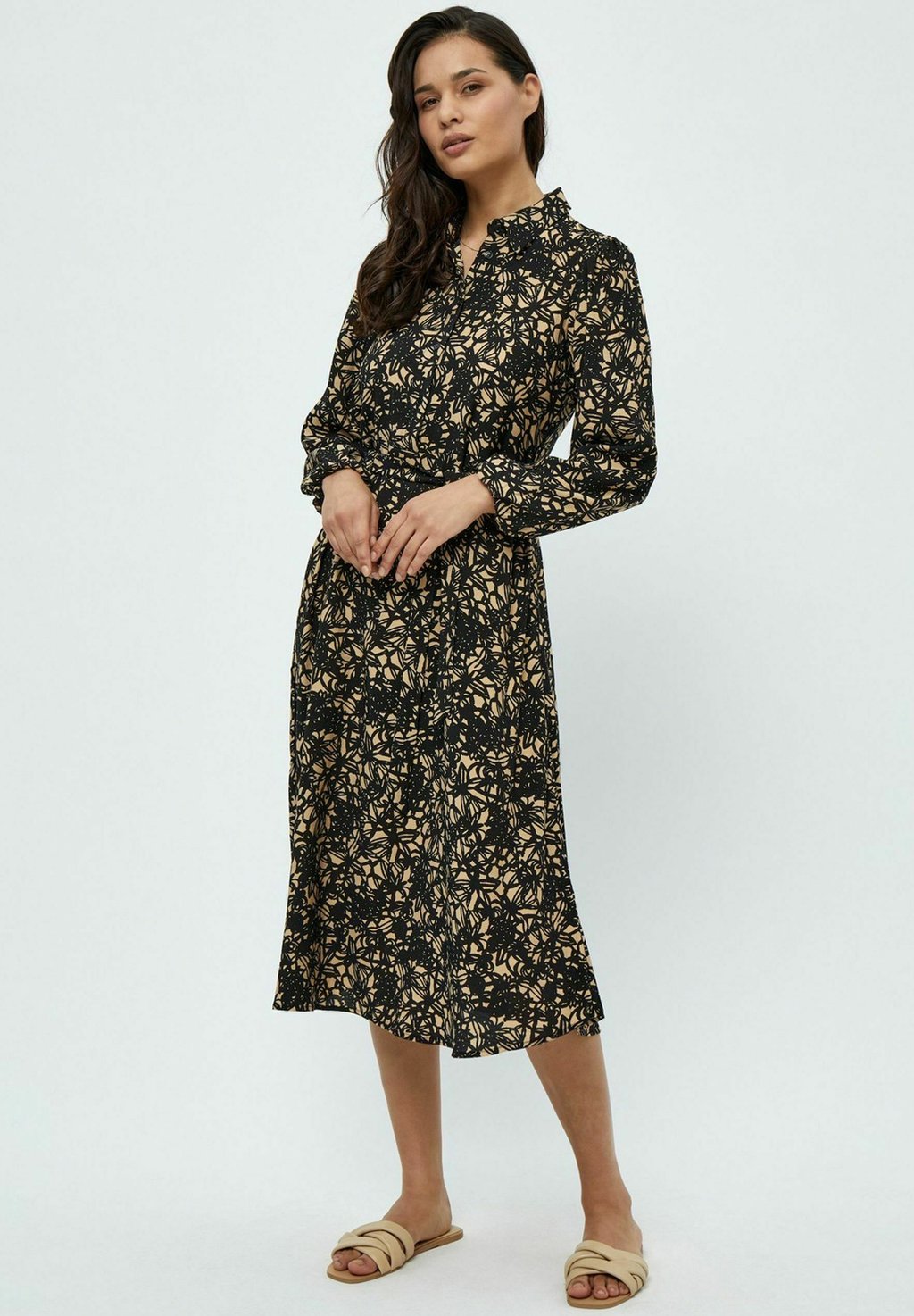 Платье-рубашка MALENE MID LEG PEPPERCORN, черный
Платье-рубашка MALENE MID LEG PEPPERCORN, черный