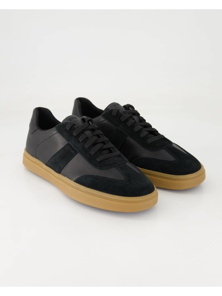 Низкие кеды черного цвета Geox
Низкие кеды черного цвета Geox