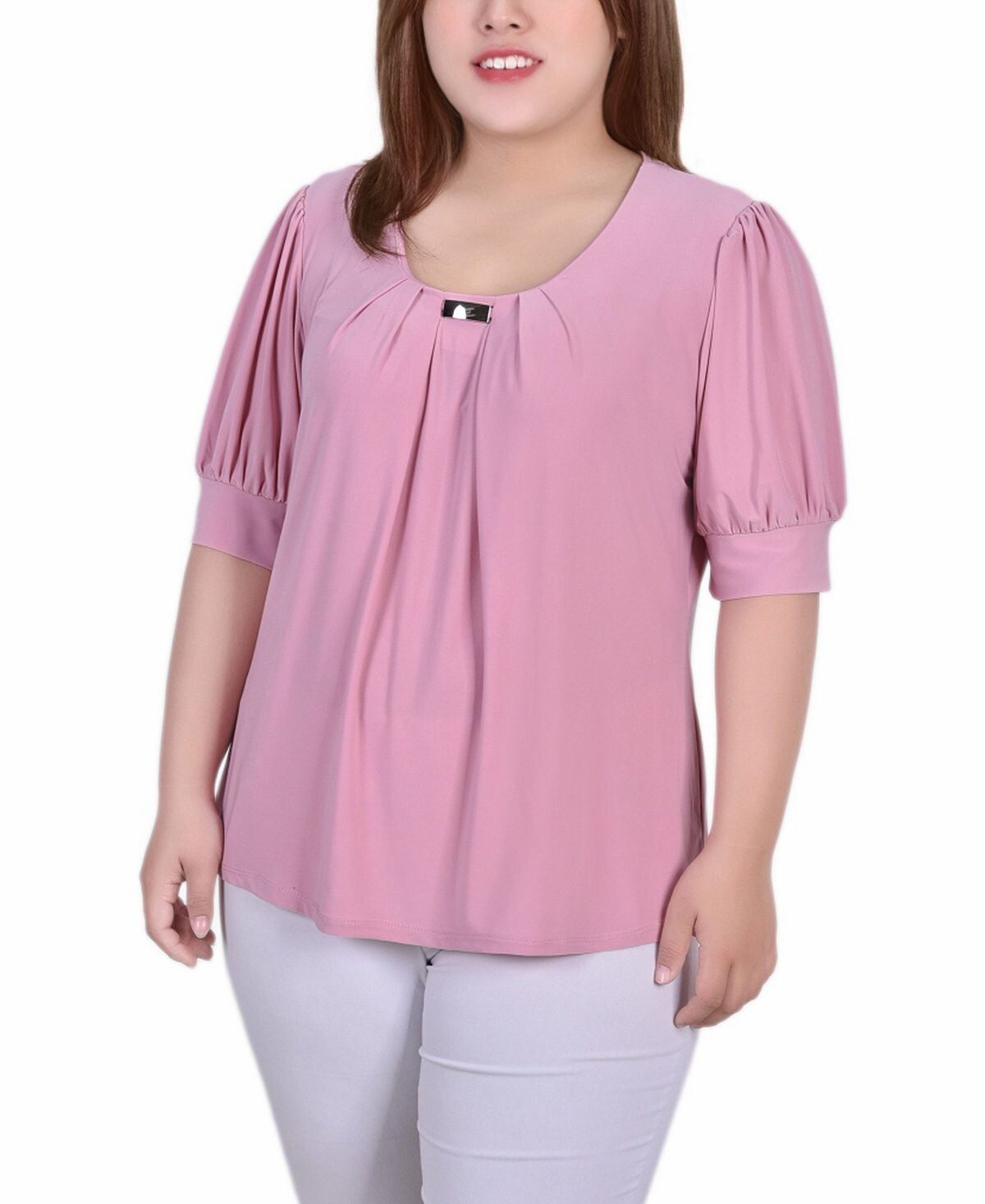 Плюс размер топ с короткими рукавами-фонариками и фурнитурой NY Collection
Плюс размер топ с короткими рукавами-фонариками и фурнитурой NY Collection