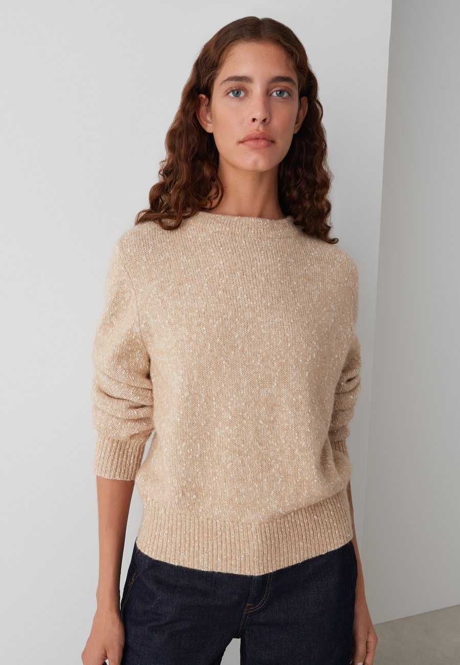 Джемпер OPUS REGULAR FIT FUNNEL NECK TWO TONE, Caramel/Brown
Джемпер OPUS REGULAR FIT FUNNEL NECK TWO TONE, Caramel/Brown