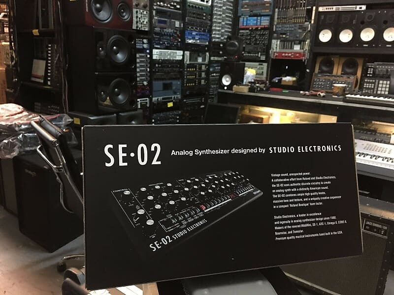 Roland SE-02 Boutique Аналоговый синтезаторный модуль Studio Electronics SE02 //ARMENS// Boutique Series SE-02 Analog Synthesizer
Roland SE-02 Boutique Аналоговый синтезаторный модуль Studio Electronics SE02 //ARMENS// Boutique Series SE-02 Analog Synthesizer
