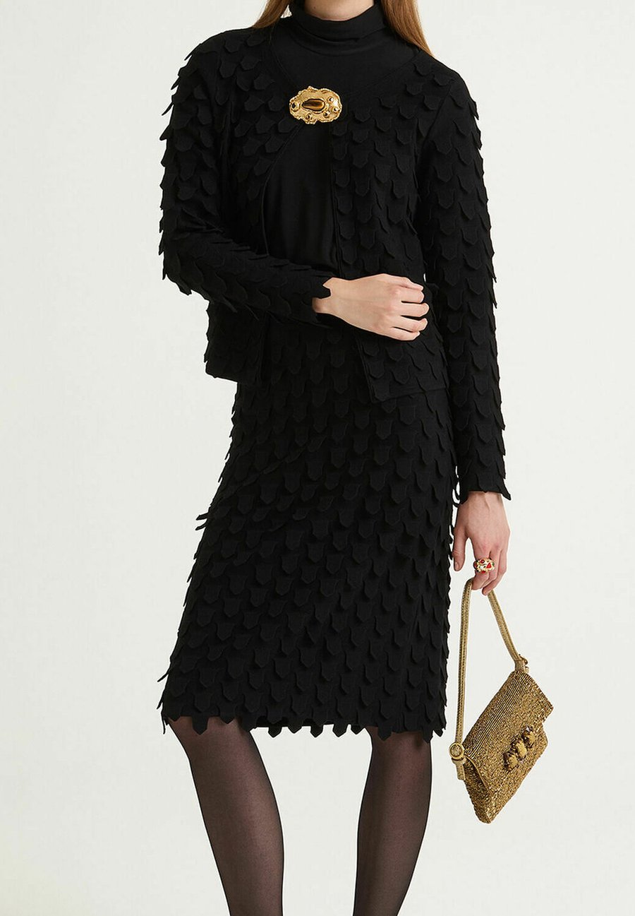 Юбка Maliparmi 3D STITCH, Black
Юбка Maliparmi 3D STITCH, Black