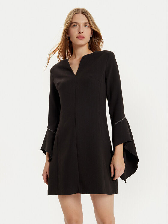 Коктейльное платье стандартного кроя Rinascimento, черный
Коктейльное платье стандартного кроя Rinascimento, черный