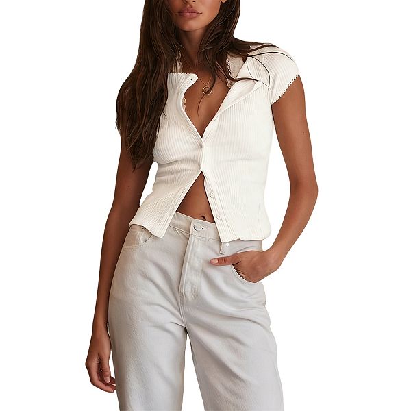 Женский кардиган на пуговицах с ребристым трикотажем и кружевной отделкой Clearflower, White
Женский кардиган на пуговицах с ребристым трикотажем и кружевной отделкой Clearflower, White