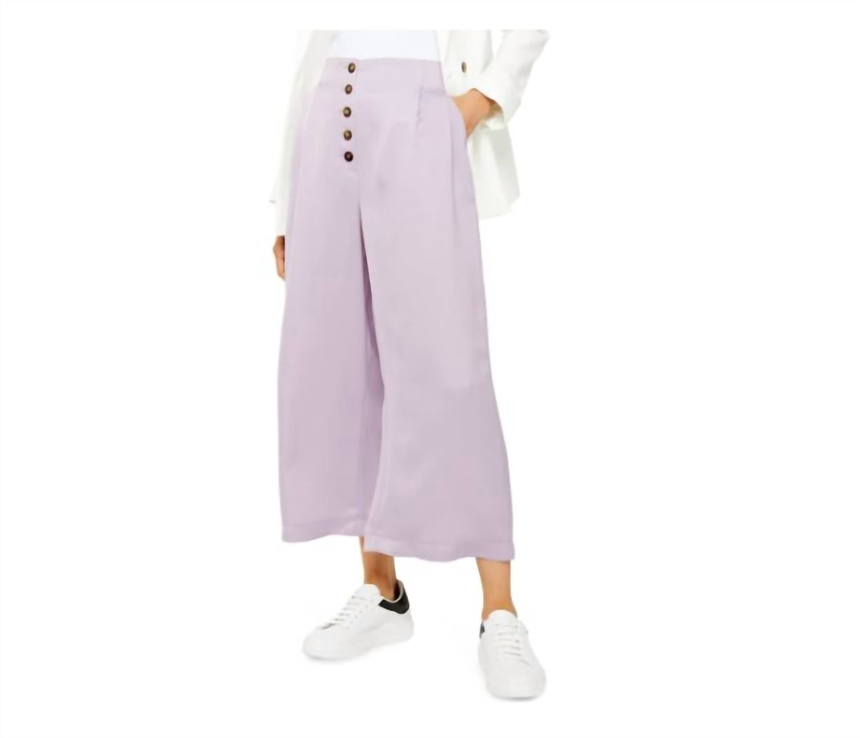 Широкие укороченные брюки Coco Satin High Rise Button Fly в сиреневом цвете Topshop
Широкие укороченные брюки Coco Satin High Rise Button Fly в сиреневом цвете Topshop