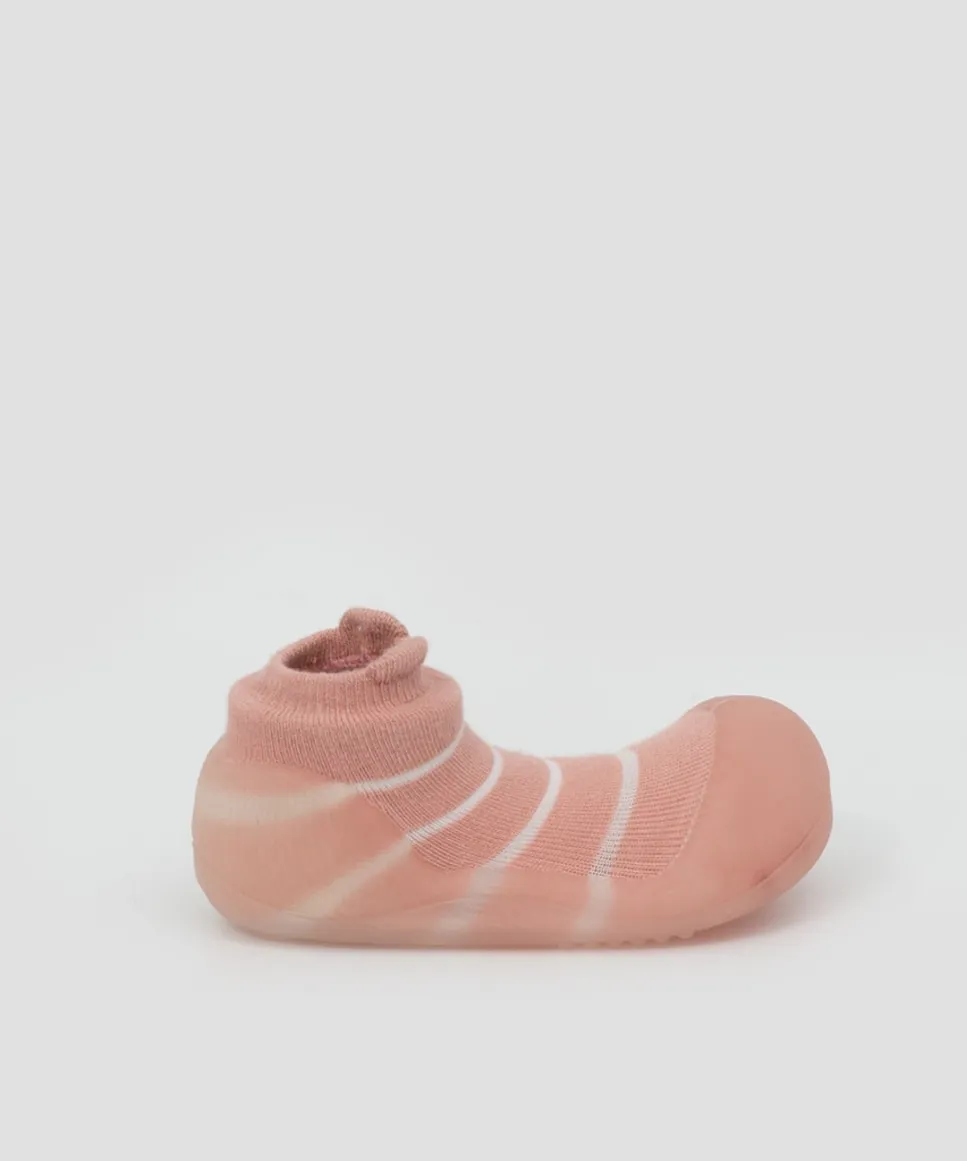 Бамбуковые и хлопковые пинетки для малыша в синем цвете с белыми полосками Attipas, розовый
Бамбуковые и хлопковые пинетки для малыша в синем цвете с белыми полосками Attipas, розовый