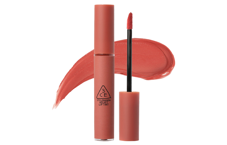 Жидкая помада матовое покрытие легко растушевывается 3CE
Жидкая помада матовое покрытие легко растушевывается 3CE