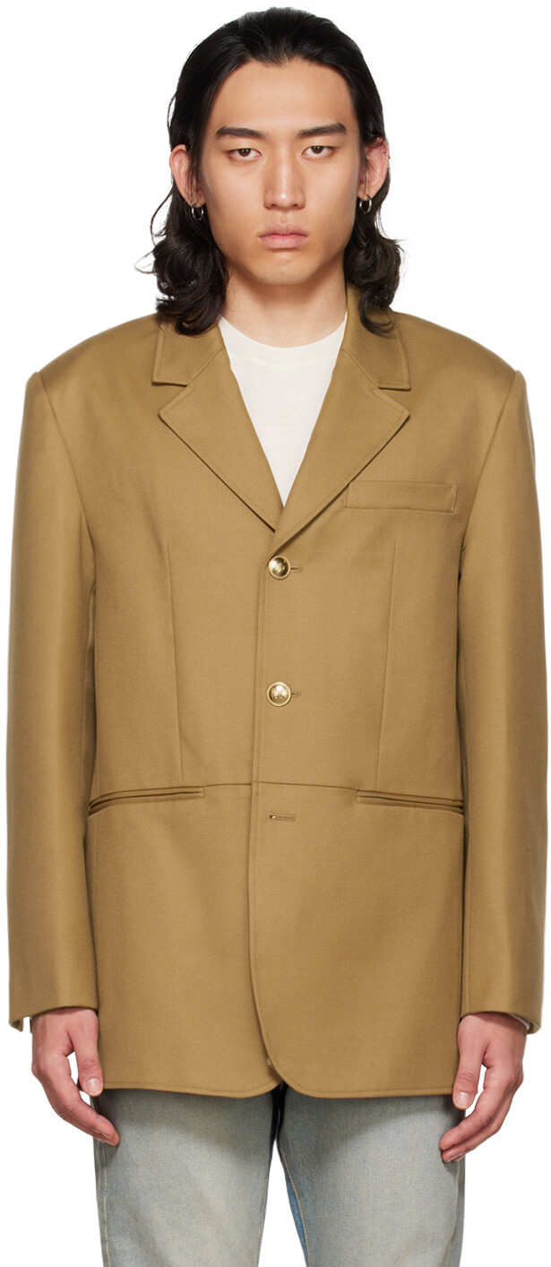 Эксклюзивный светло-коричневый блейзер с тремя пуговицами SSENSE DRAE
Эксклюзивный светло-коричневый блейзер с тремя пуговицами SSENSE DRAE