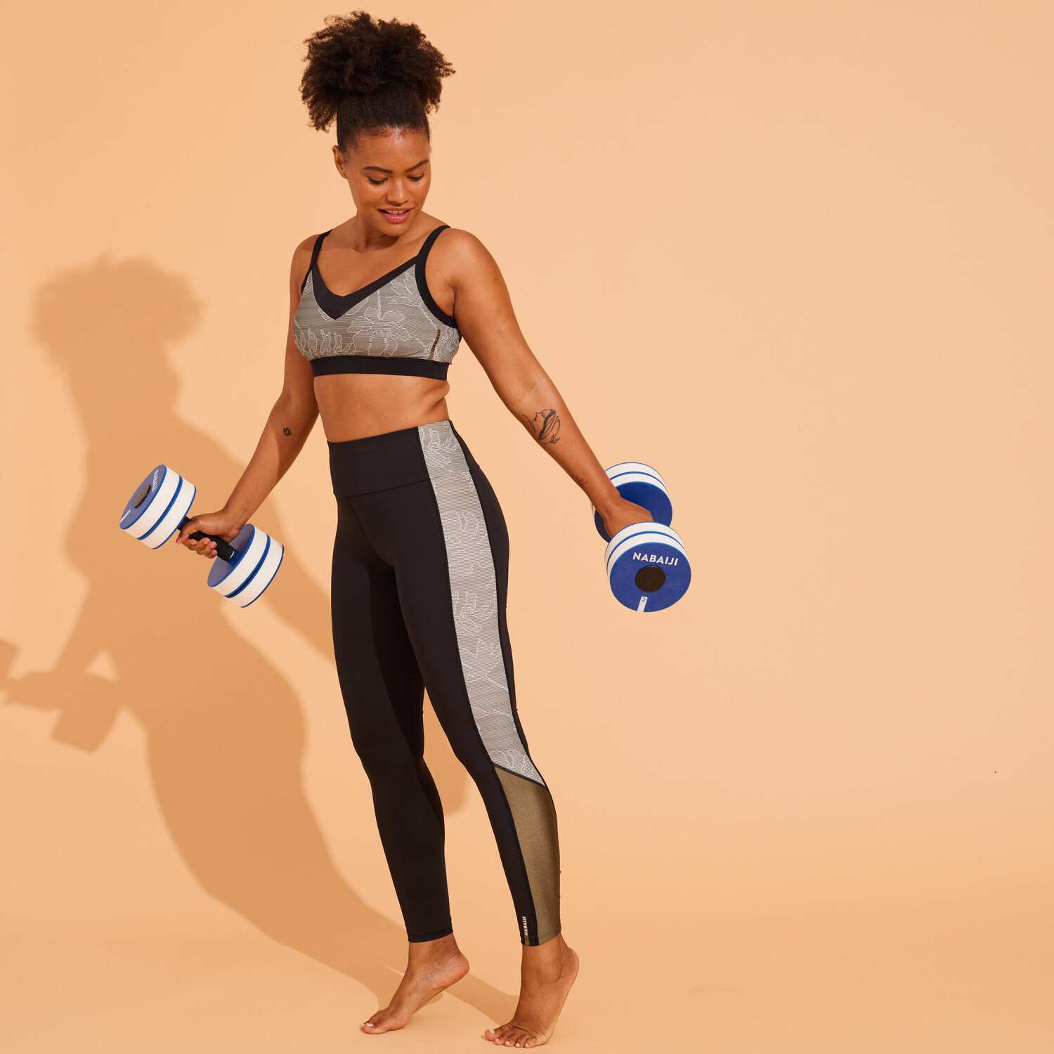 Женские леггинсы Aquagym - черный/хаки с принтом NABAIJI, черный / зеленый хаки 
Женские леггинсы Aquagym - черный/хаки с принтом NABAIJI, черный / зеленый хаки