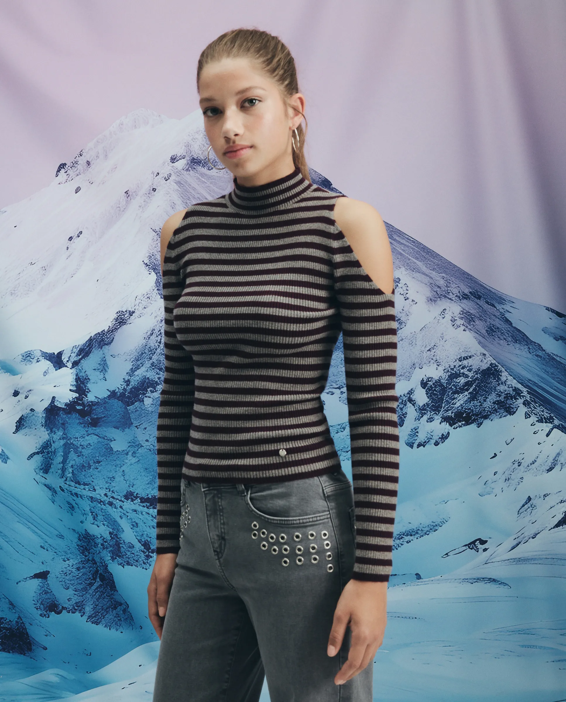 Женский полосатый джемпер с вырезами Green Coast, баклажановый
Женский полосатый джемпер с вырезами Green Coast, баклажановый