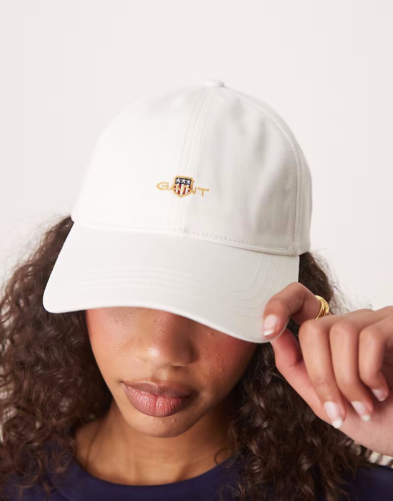 Бейсболка GANT из хлопкового твила с логотипом Shield белого цвета
Бейсболка GANT из хлопкового твила с логотипом Shield белого цвета