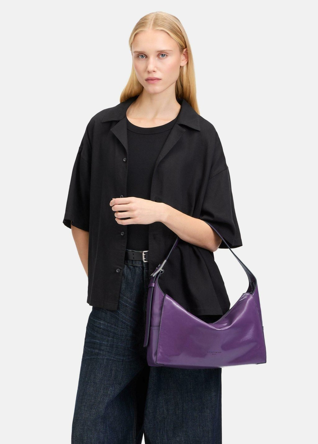 Сумка LOU HOBO GERÄUMIGE AUS IN CRINKLE OPTIK Liebeskind Berlin, фиолетовый
Сумка LOU HOBO GERÄUMIGE AUS IN CRINKLE OPTIK Liebeskind Berlin, фиолетовый