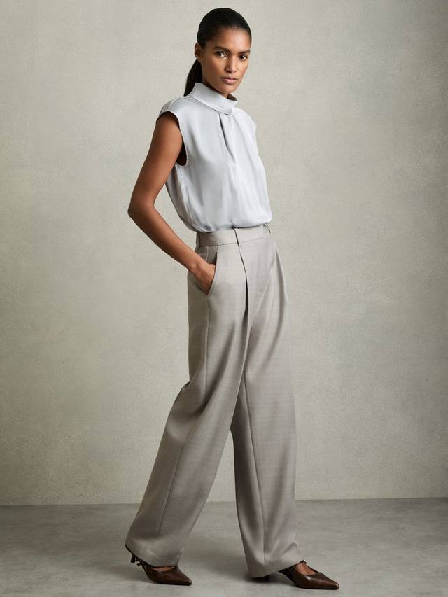 Широкие брюки из текстурированной шерсти harper с богатыми штанинами Reiss, серый
Широкие брюки из текстурированной шерсти harper с богатыми штанинами Reiss, серый