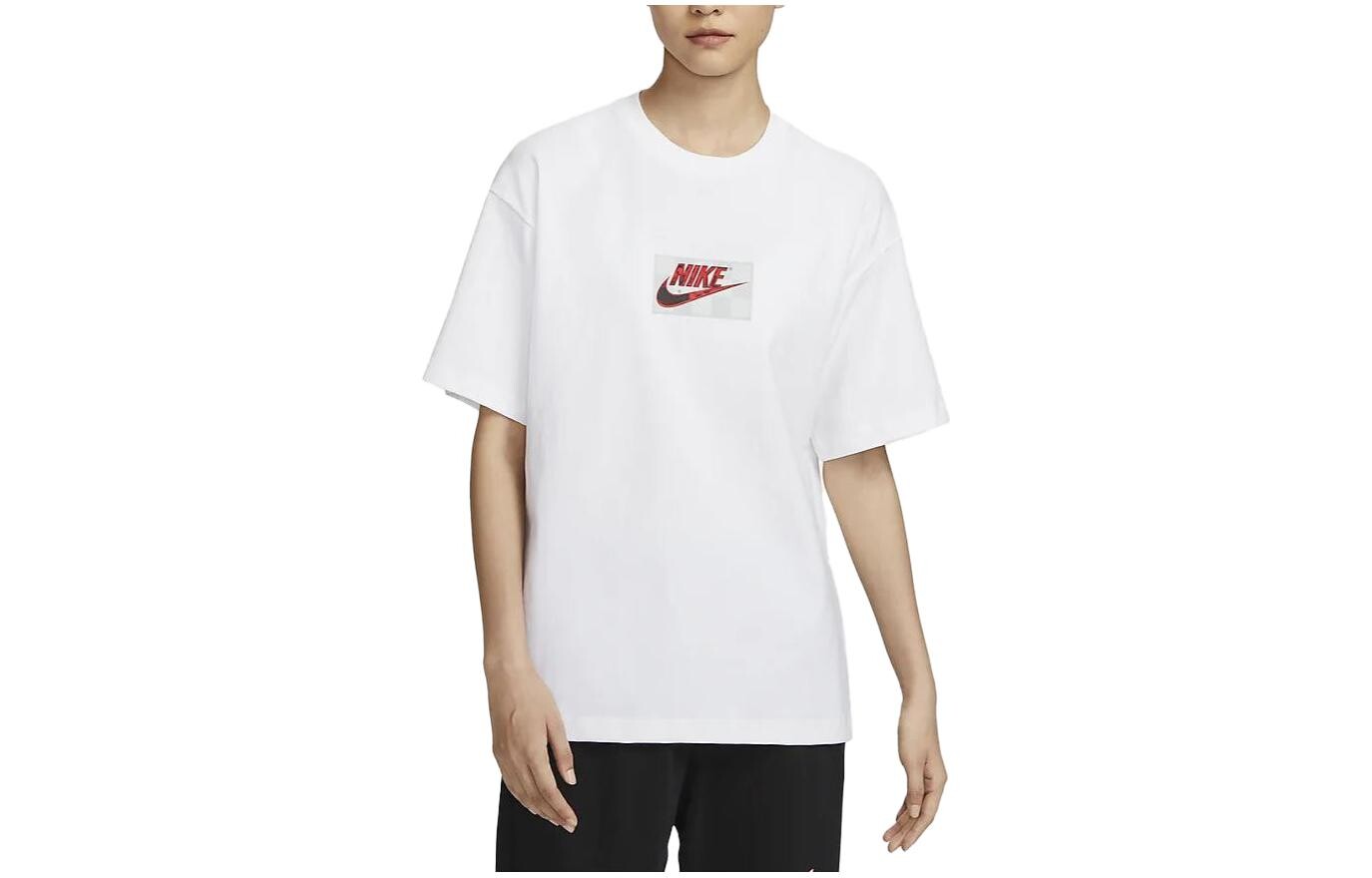 Футболка женская белая Nike
Футболка женская белая Nike