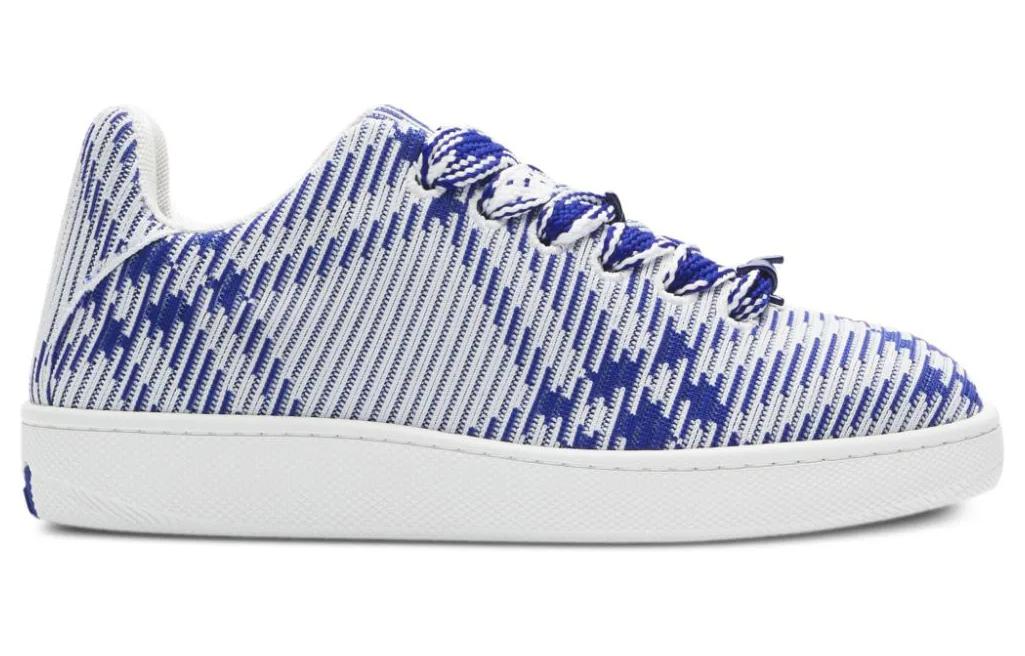 Бурберри Кроссовки из кожи с клетчатым принтом
Бурберри Кроссовки из кожи с клетчатым принтом