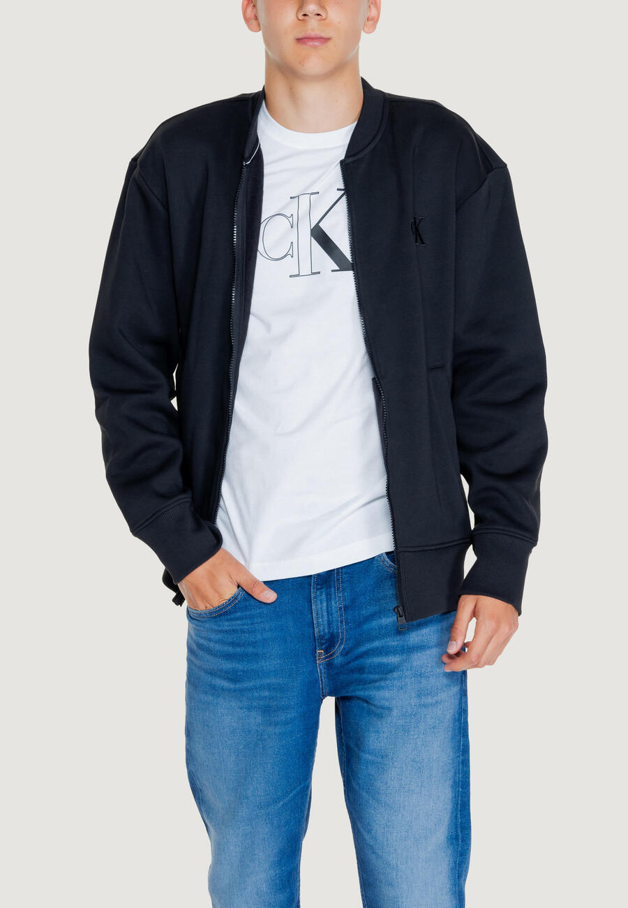 CALVIN KLEIN Мужская толстовка с монологотипом и аппликацией, черная
CALVIN KLEIN Мужская толстовка с монологотипом и аппликацией, черная