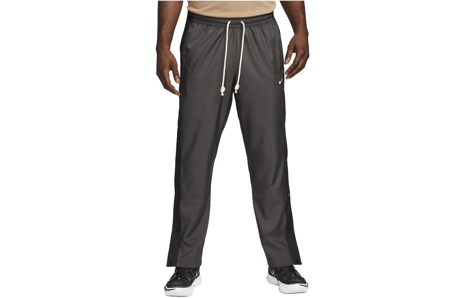 Трикотажные спортивные штаны мужские, средне-серые Nike, серый
Трикотажные спортивные штаны мужские, средне-серые Nike, серый