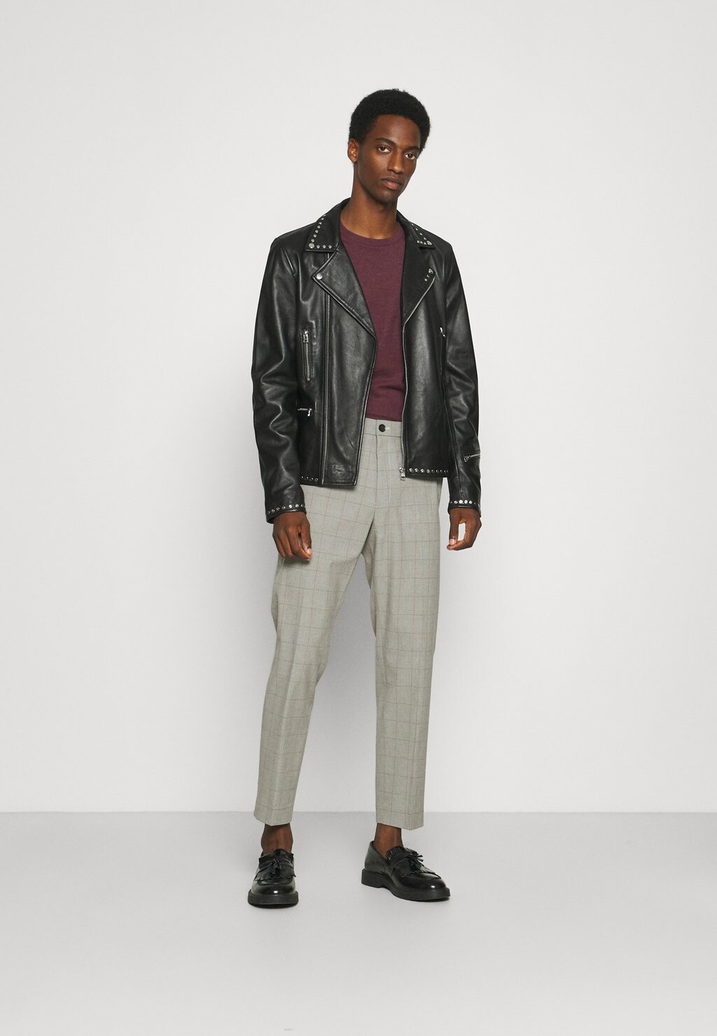 Футболка с длинным рукавом Pier One, бордо/черный/темно-синий
Футболка с длинным рукавом Pier One, бордо/черный/темно-синий