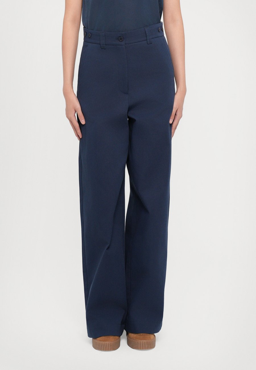 Брюки Weekend Max Mara ALFEO, Blu/Blue
Брюки Weekend Max Mara ALFEO, Blu/Blue