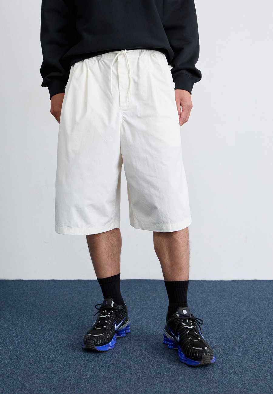 Шорты Nike Sportswear CLUB SEOUL, Sail/Off-White
Шорты Nike Sportswear CLUB SEOUL, Sail/Off-White