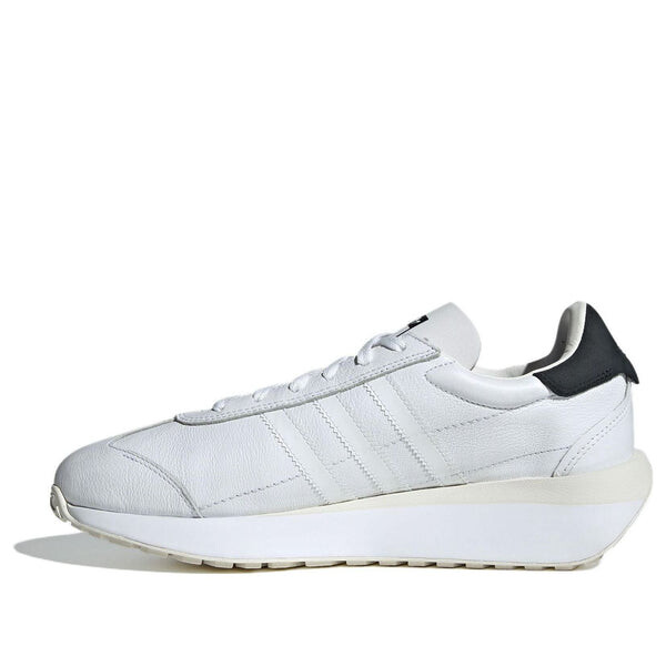 Кроссовки оригинальные кантри xlg Adidas, белый
Кроссовки оригинальные кантри xlg Adidas, белый