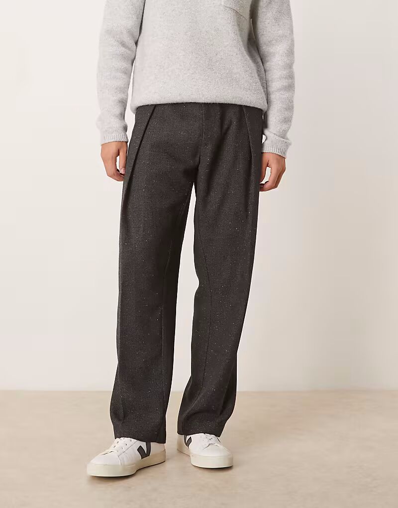 Элегантные широкие брюки из искусственной шерсти с глубокими складками, черного цвета с узором «ёлочка» Asos Design
Элегантные широкие брюки из искусственной шерсти с глубокими складками, черного цвета с узором «ёлочка» Asos Design