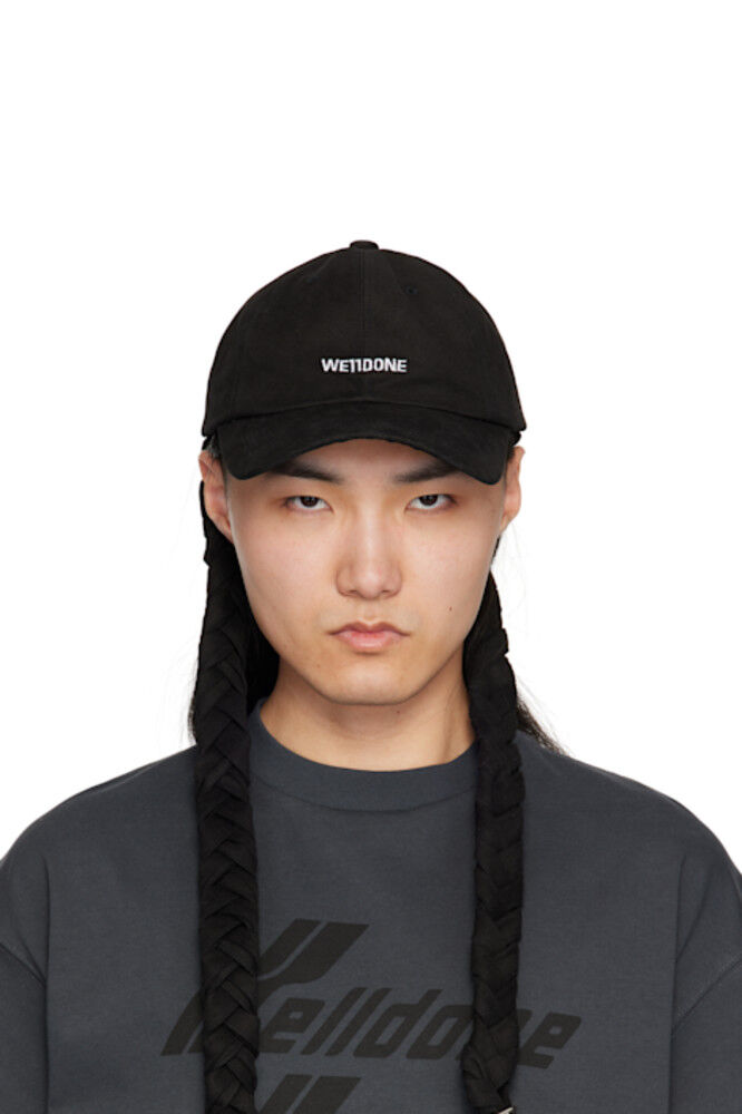 Черная кепка с логотипом We11done
Черная кепка с логотипом We11done