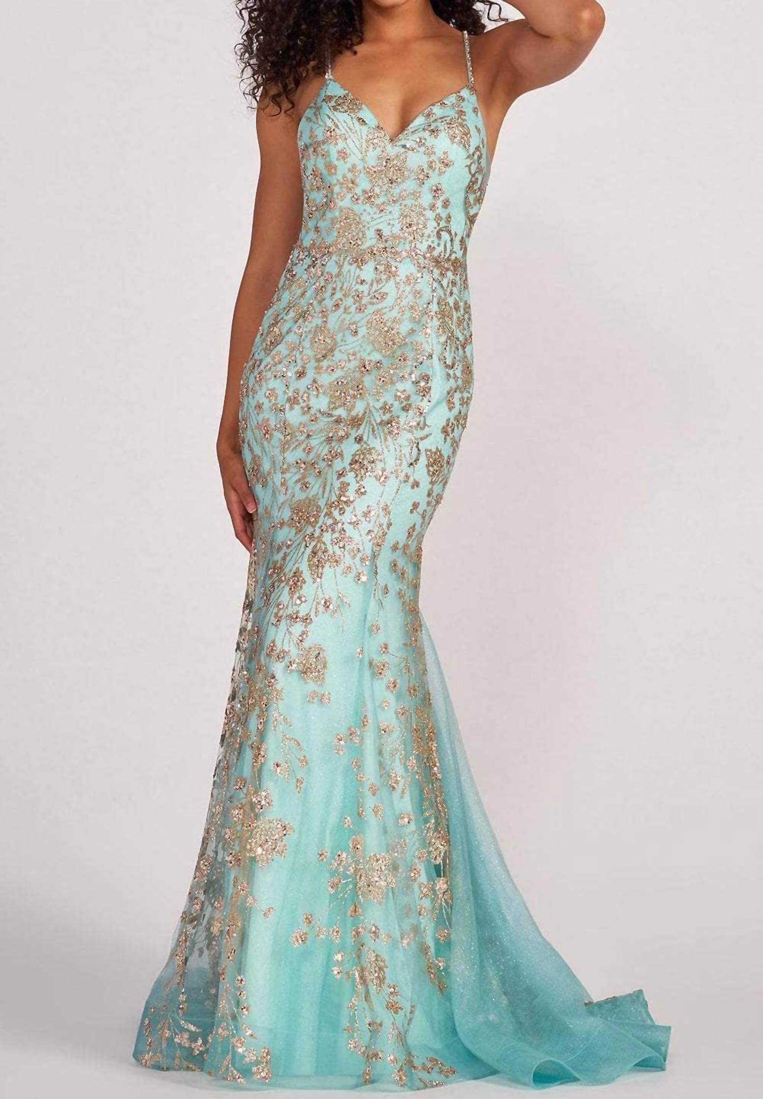 Выпускное платье без рукавов с декором в цвете «аквамарин/золото» Colette By Daphne, аква/золотой
Выпускное платье без рукавов с декором в цвете «аквамарин/золото» Colette By Daphne, аква/золотой