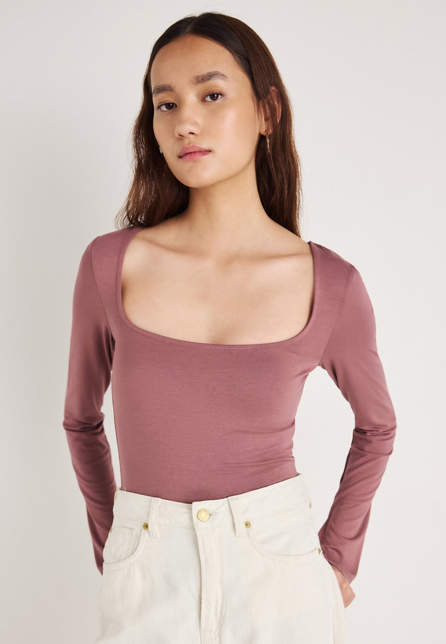 Топ Gina Tricot SOFT TOUCH , Mauve
Топ Gina Tricot SOFT TOUCH , Mauve