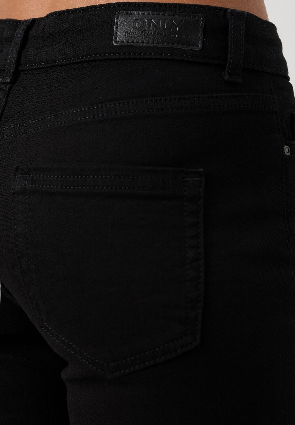 Джинсы прямого кроя ONLBLUSH MID ONLY Petite, цвет Black Denim
Джинсы прямого кроя ONLBLUSH MID ONLY Petite, цвет Black Denim