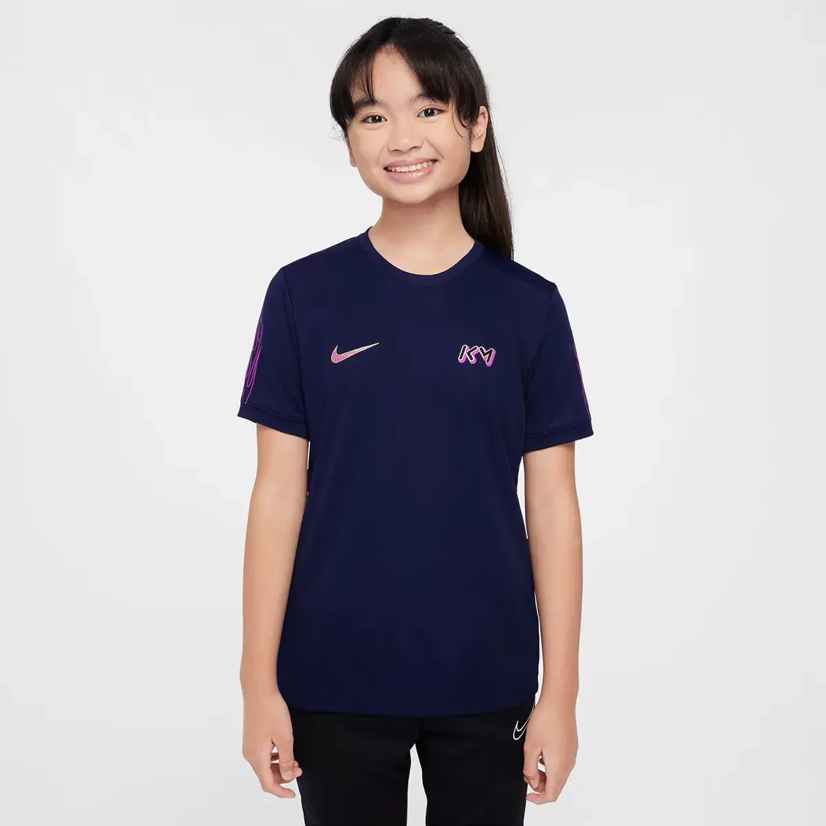 Детская футболка Kylian Mbappé Academy 25 Nike, синий
Детская футболка Kylian Mbappé Academy 25 Nike, синий